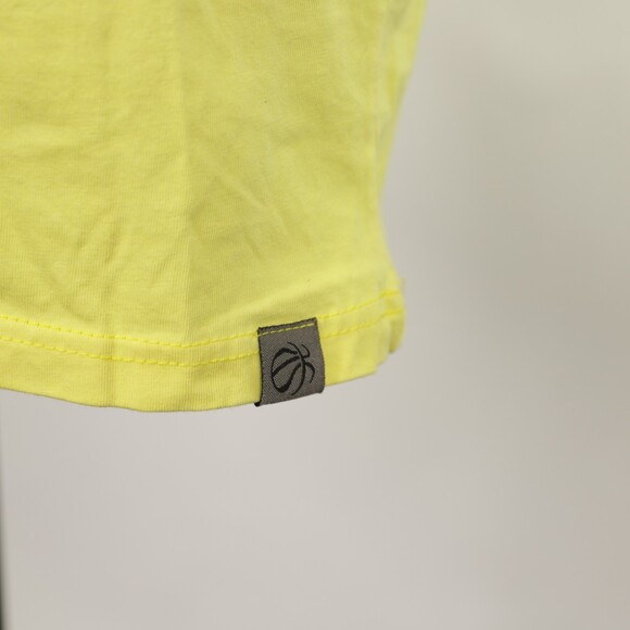 red Thumbs Up Basketball t Shirt size M - Picture 5 of 6